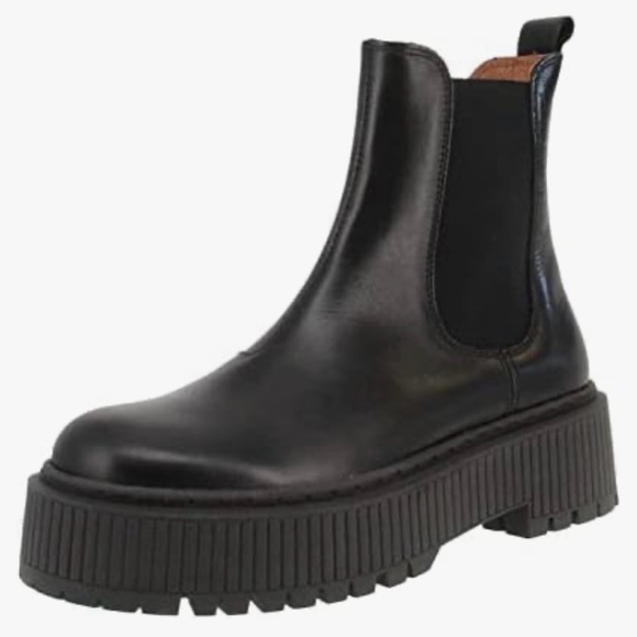 Ten Points Shoes - NWT Ten Points Black Alina Chelsea Boots